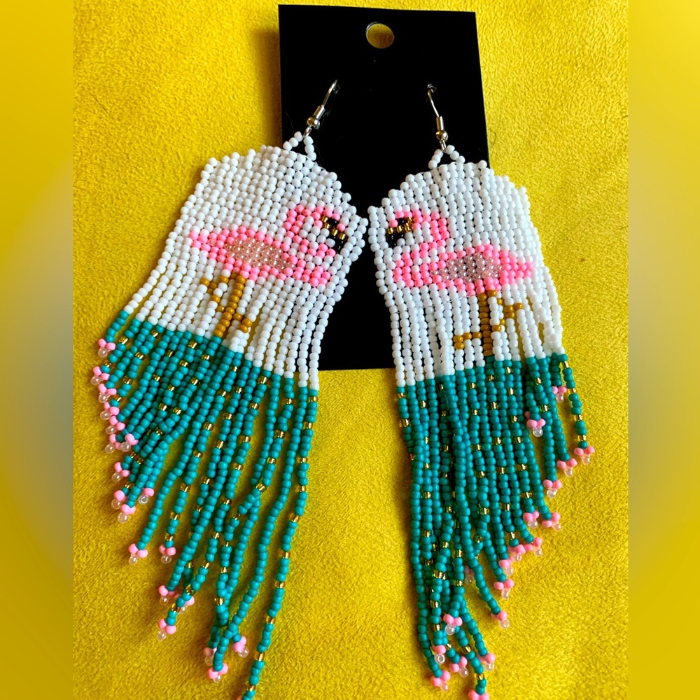 💛Long and delicately beaded flamingo earrings